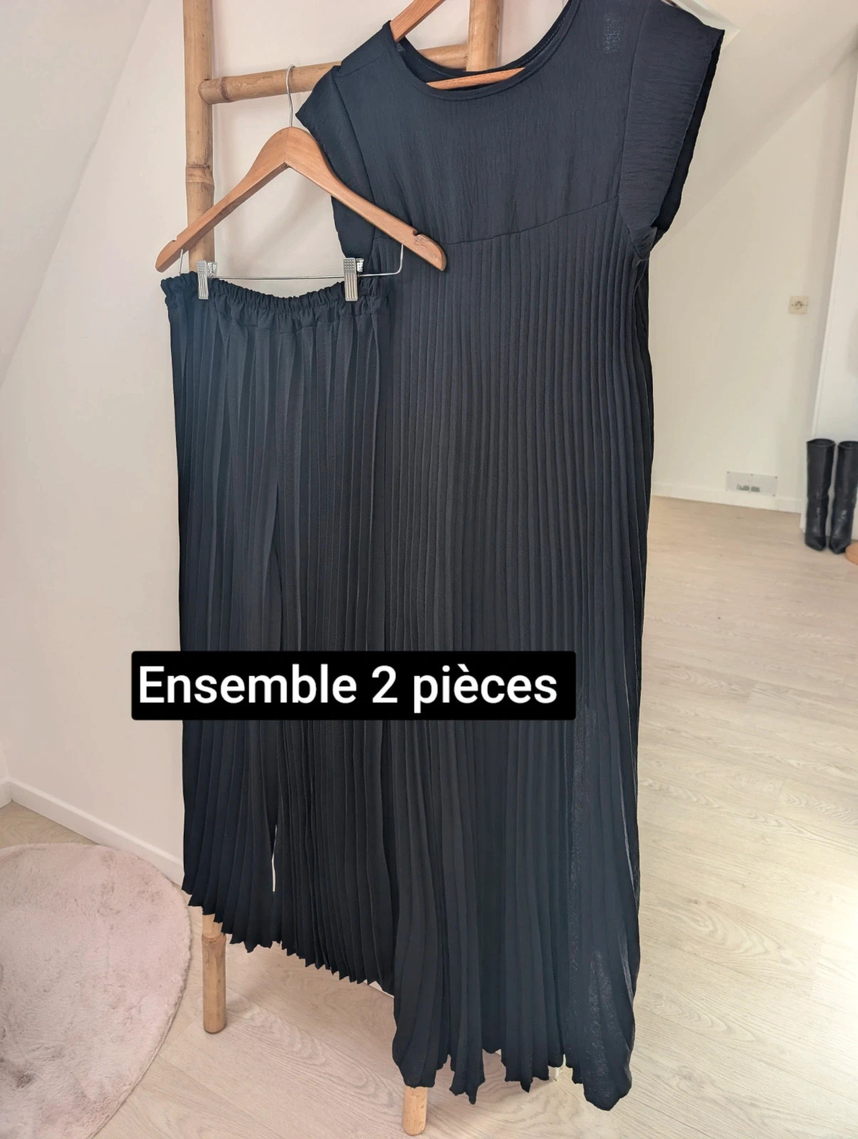 Ensemble palazzo + haut long noir plissé TU