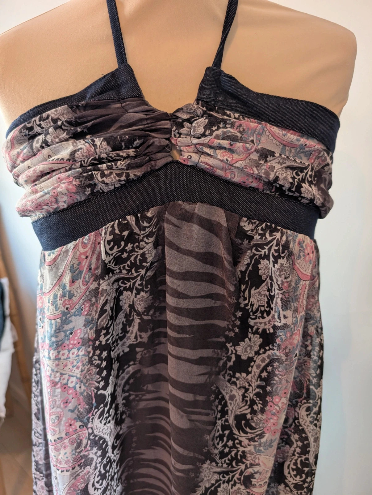 Robe longue marque Angelie imprimé gris et rose taille 38/40