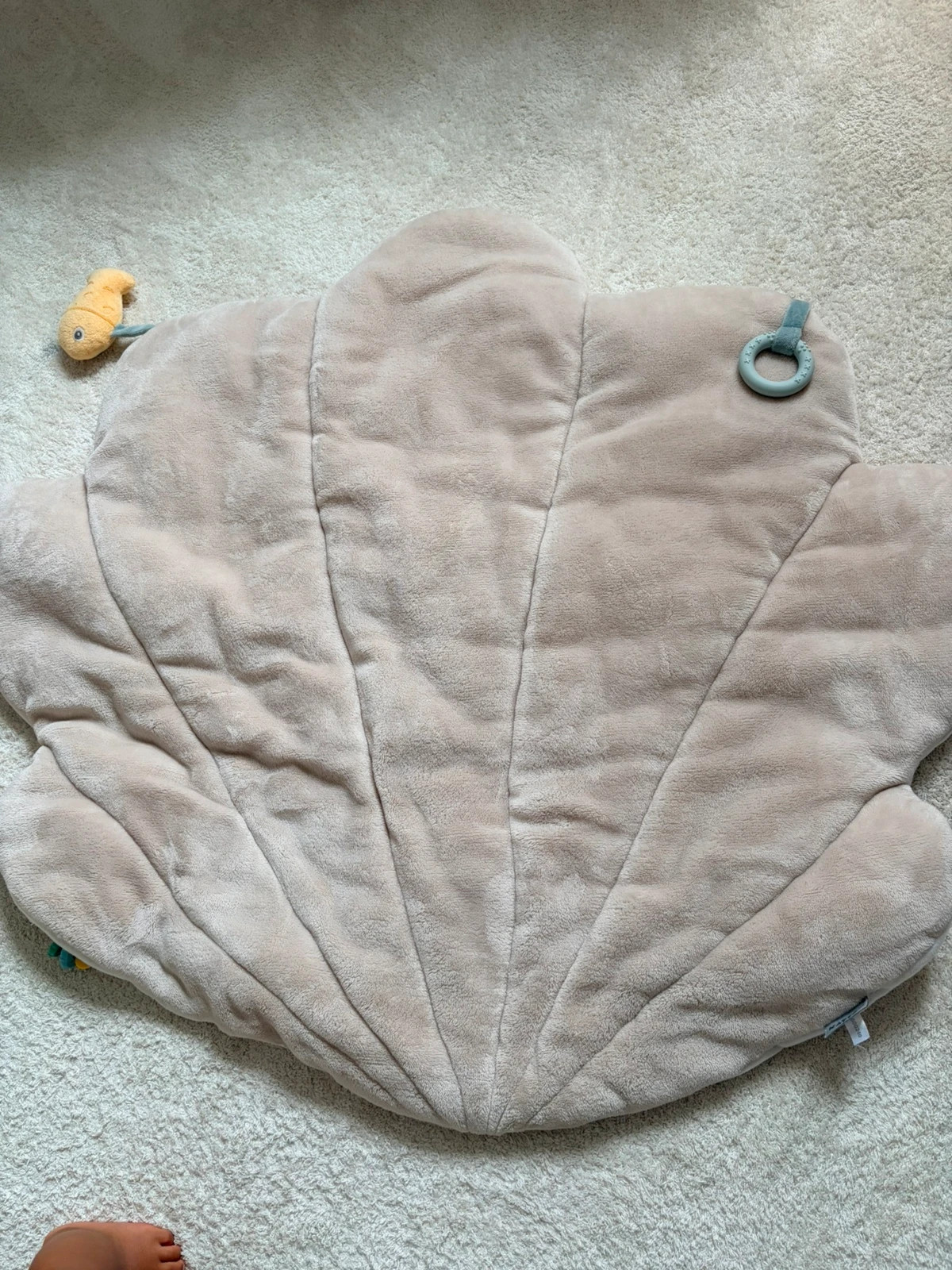 Tapis d’éveil / tapis de jeu bébé en forme de coquillage – Nattou – taille Taille unique
