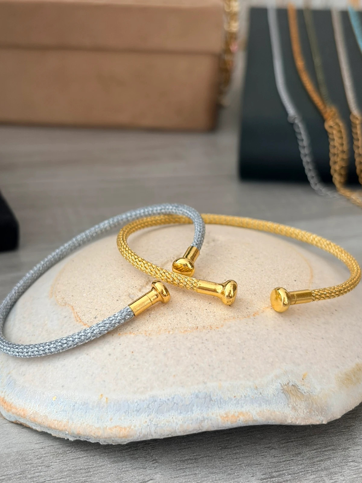 Lot bracelets en nylon jaune et gris - extensible