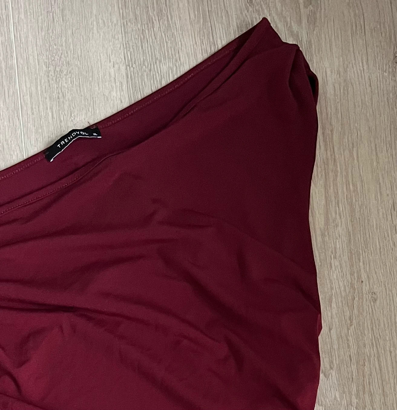 Robe asymétrique bordeau - ASOS Trendyol – ASOS – taille L / 40 / 12 2