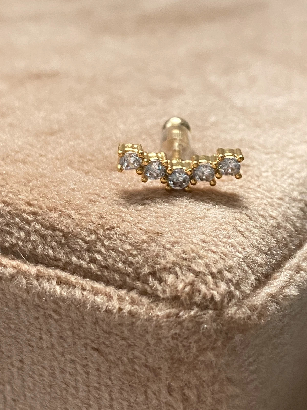 Piercing à vis pour oreille – BE YOURSELF 3