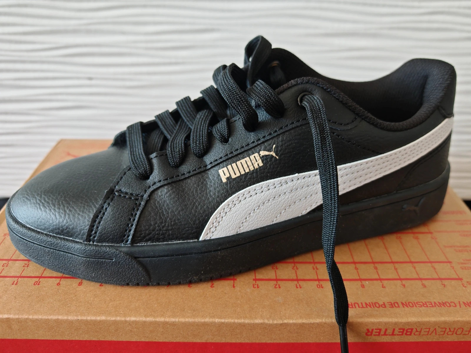 Puma Smash v2 Noir/Blanc - Pointure 37 - Neuves sans étiquette