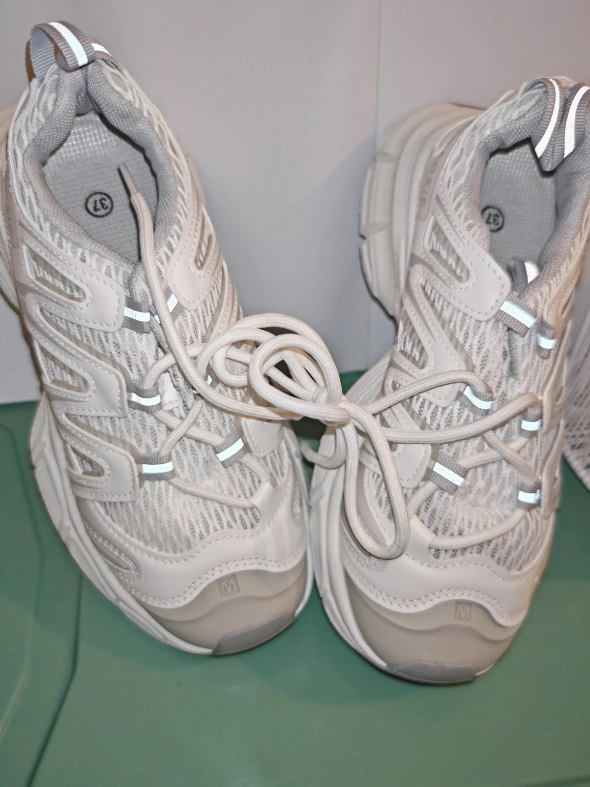 Baskets femme blanches style running – Pointure 37 – Neuves – Autre – taille 37 4