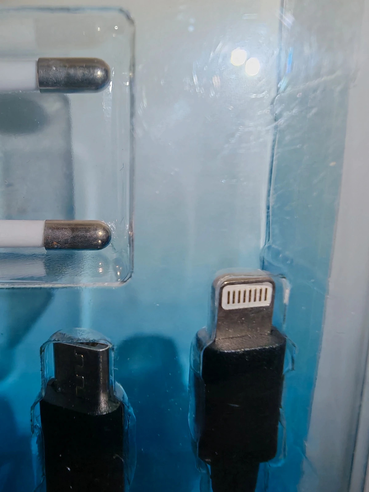 Chargeur secteur iPhone + câble Lightning 1 m ExtraStar 2.1A – Neuf – Extrastar 4