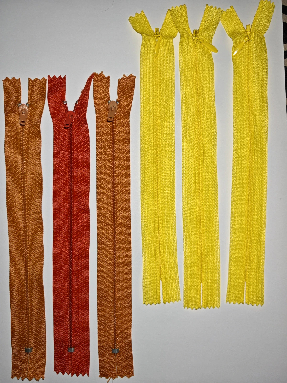 6 fermetures éclair invisibles 20 cm – Jaune, orange et camel – Neuves