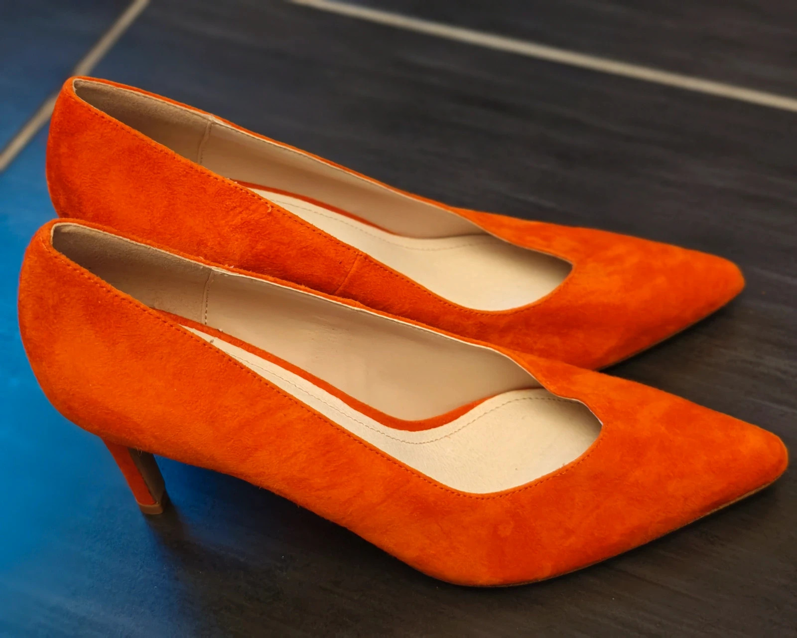 Escarpins André en cuir velours orange – T.39 – Comme neufs – André – taille 39 4