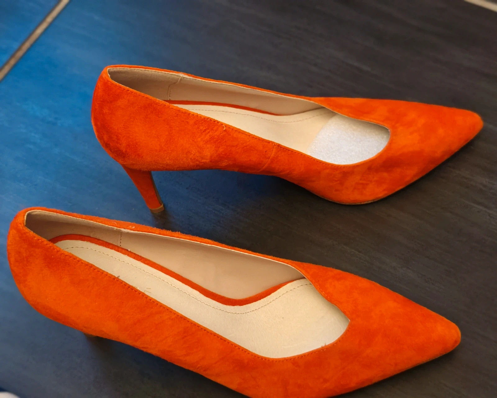 Escarpins André en cuir velours orange – T.39 – Comme neufs – André – taille 39 2