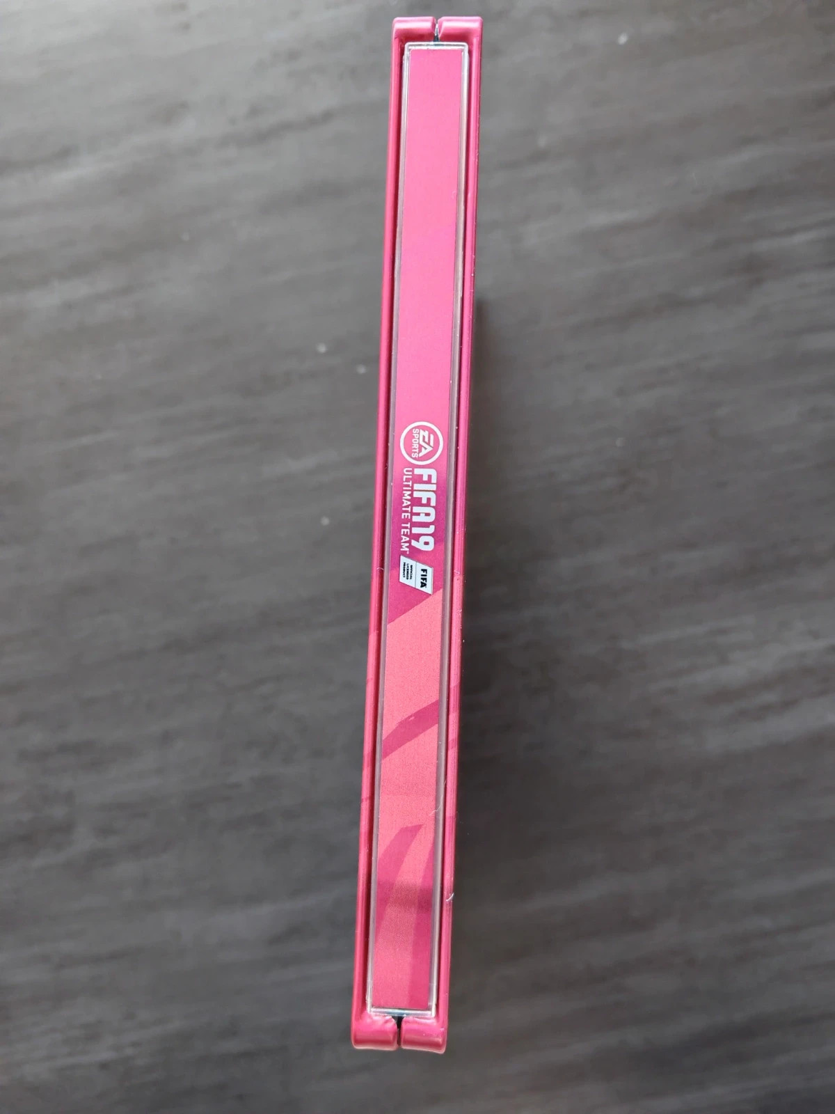 Magnifique Steelbook FIFA 19 Ultimate Team – Boîtier (sans jeu) 3