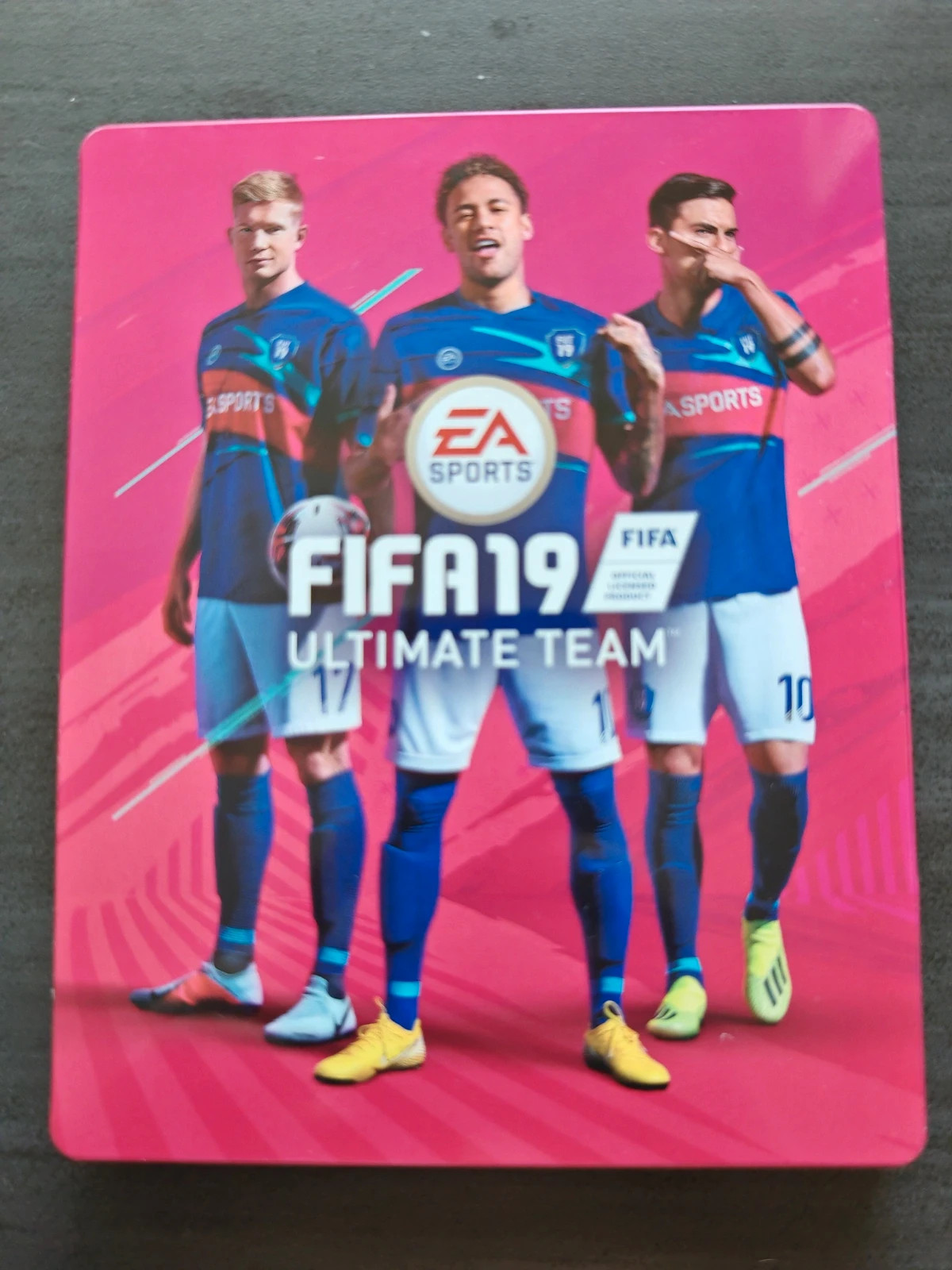 Magnifique Steelbook FIFA 19 Ultimate Team – Boîtier (sans jeu)