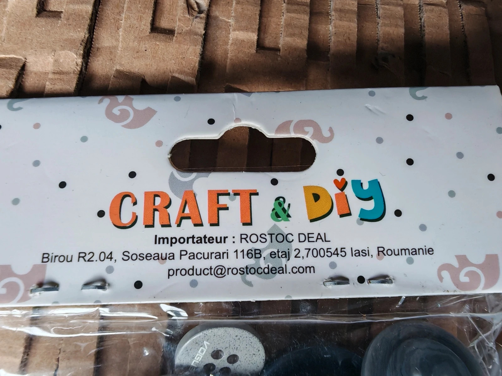 Lot de boutons acryliques assortis (120 à 130 pièces) Neuf – Craft 3