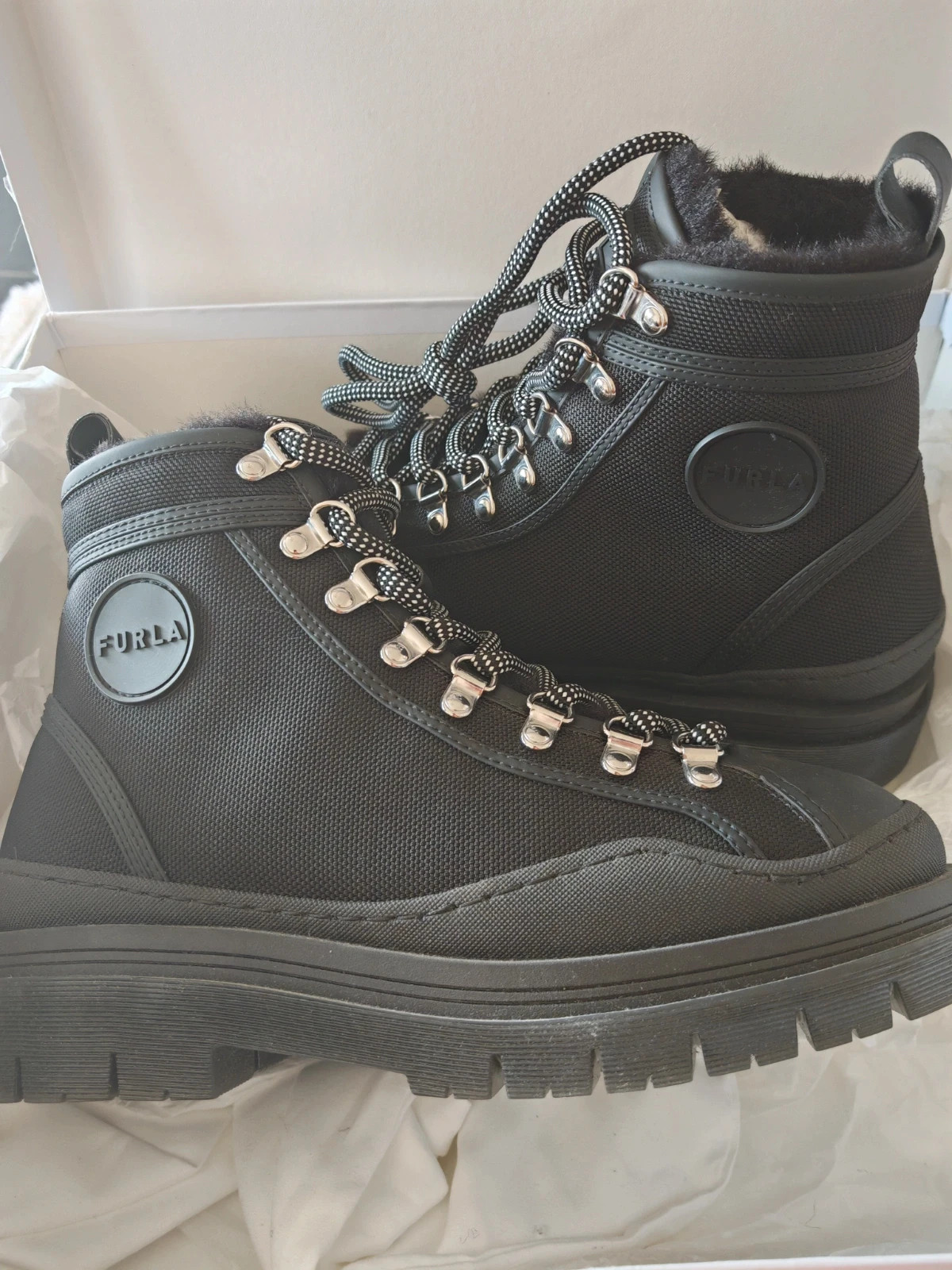Bottines Furla noires fourrées