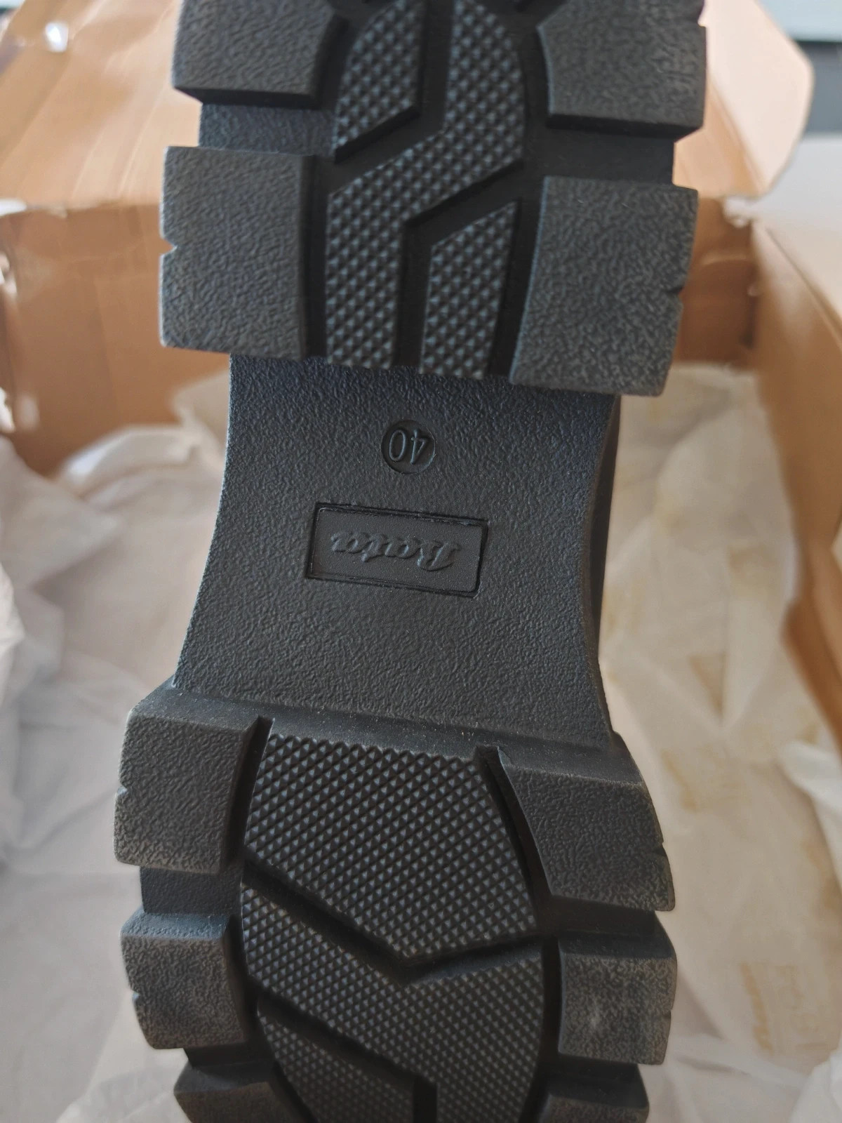 Bottines Bata noires fourrées – semelle épaisse – T40 – Bata – taille 40 3