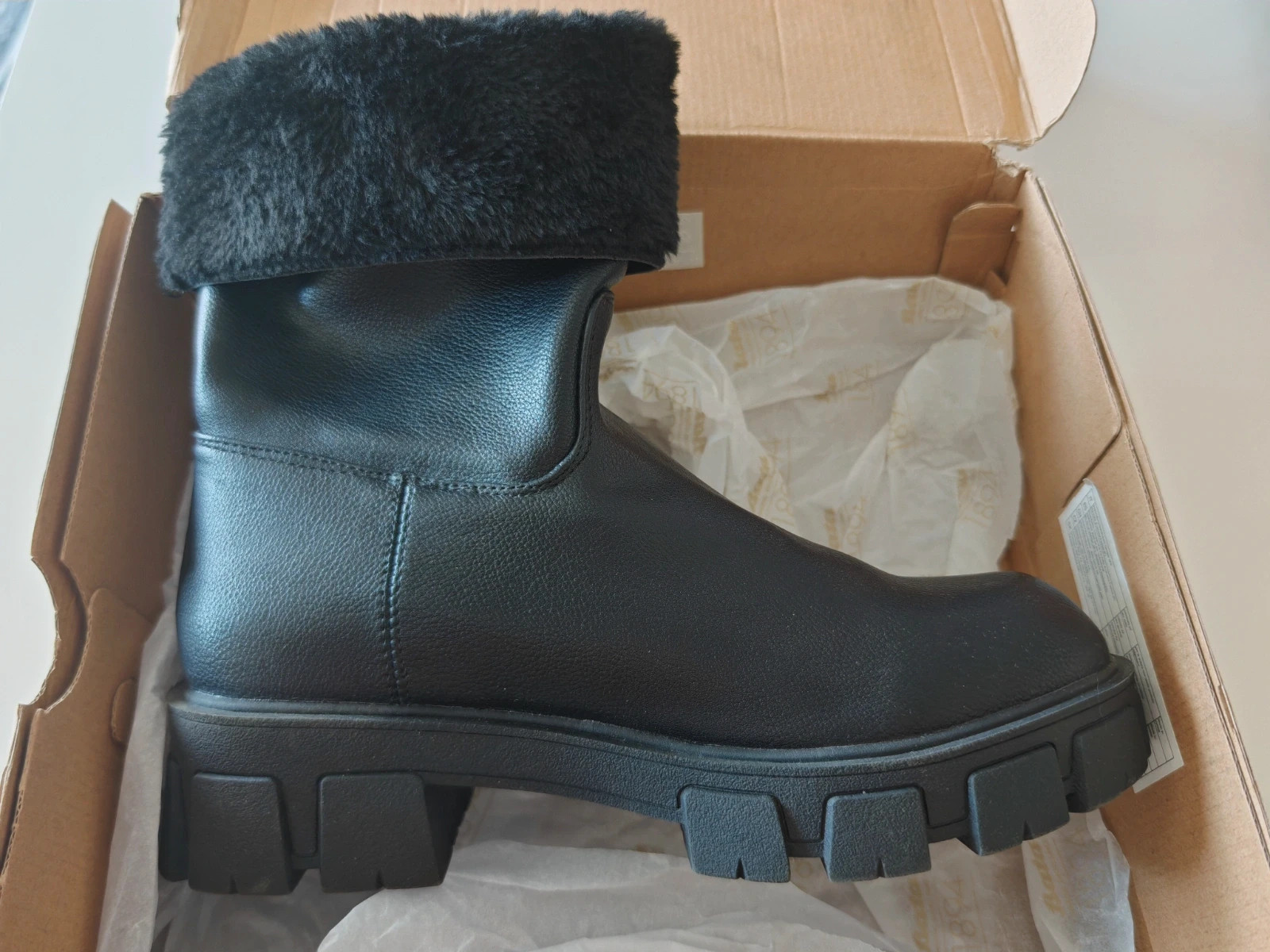 Bottines Bata noires fourrées – semelle épaisse – T40 – Bata – taille 40 2