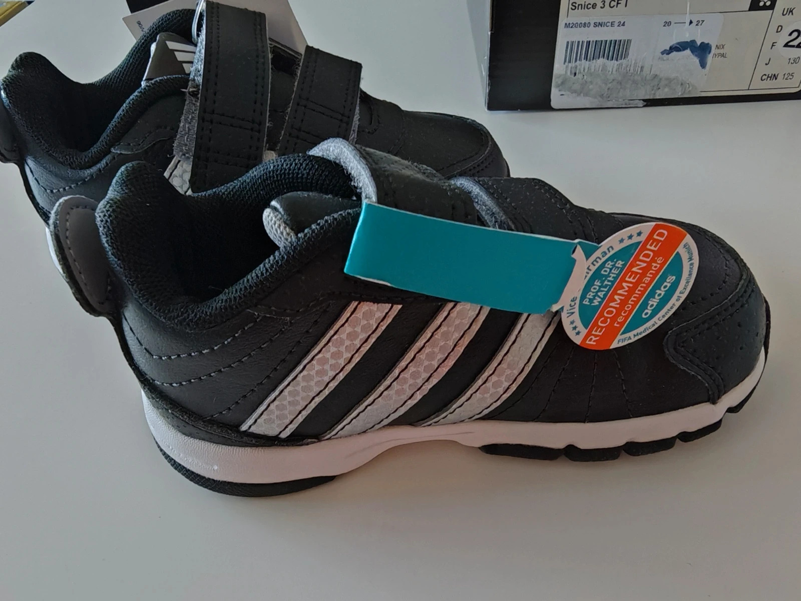 Baskets Adidas enfant - taille 22 – adidas – taille EU 22 4