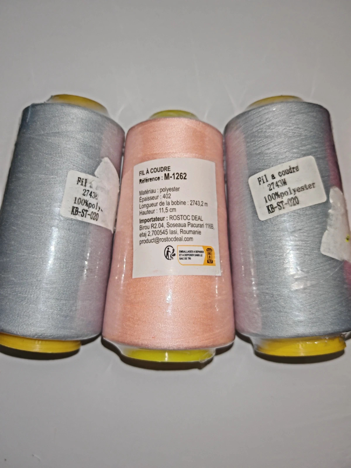 Lot de 3 grandes bobines de fil à coudre polyester 2743 m – Gris clair & Rose poudré