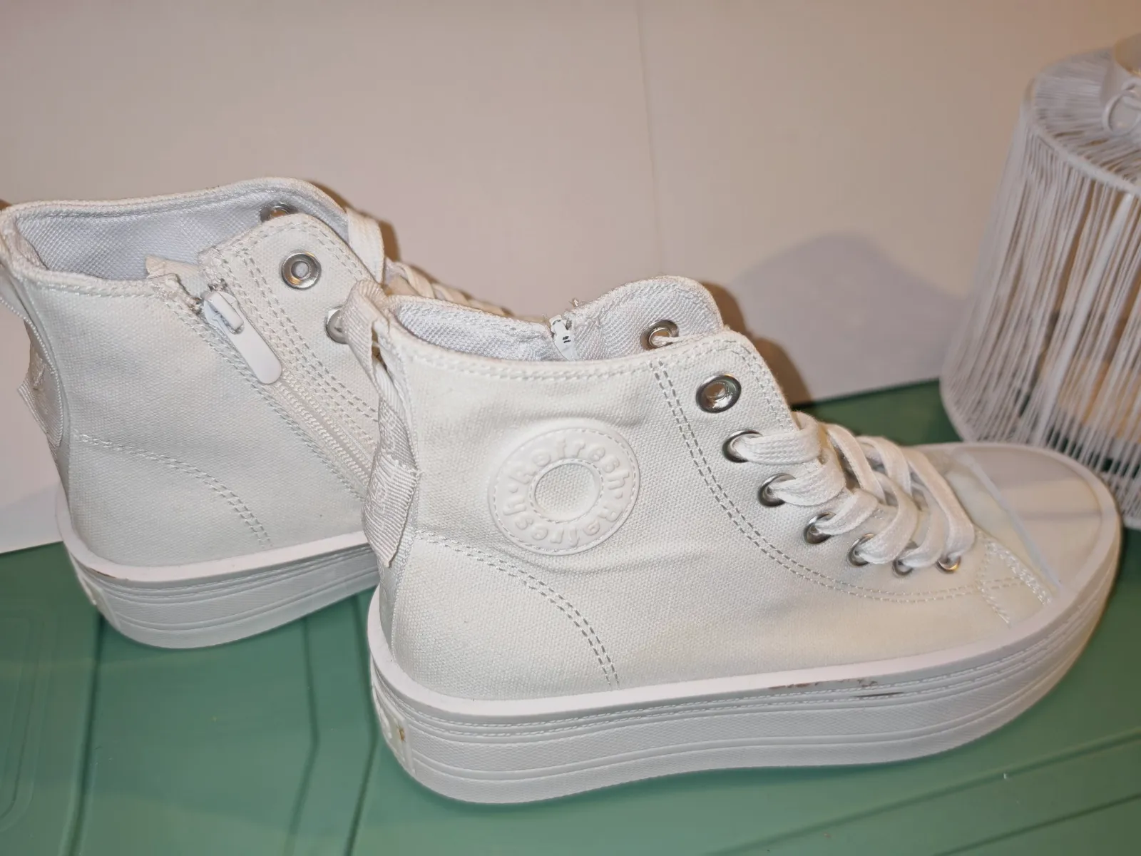 Baskets montantes plateforme Refresh blanches – Refresh – taille EU 38 5