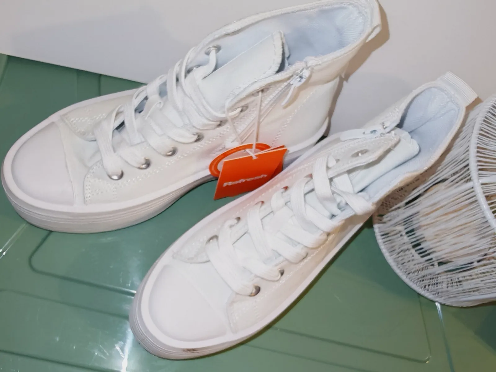 Baskets montantes plateforme Refresh blanches – Refresh – taille EU 38 3