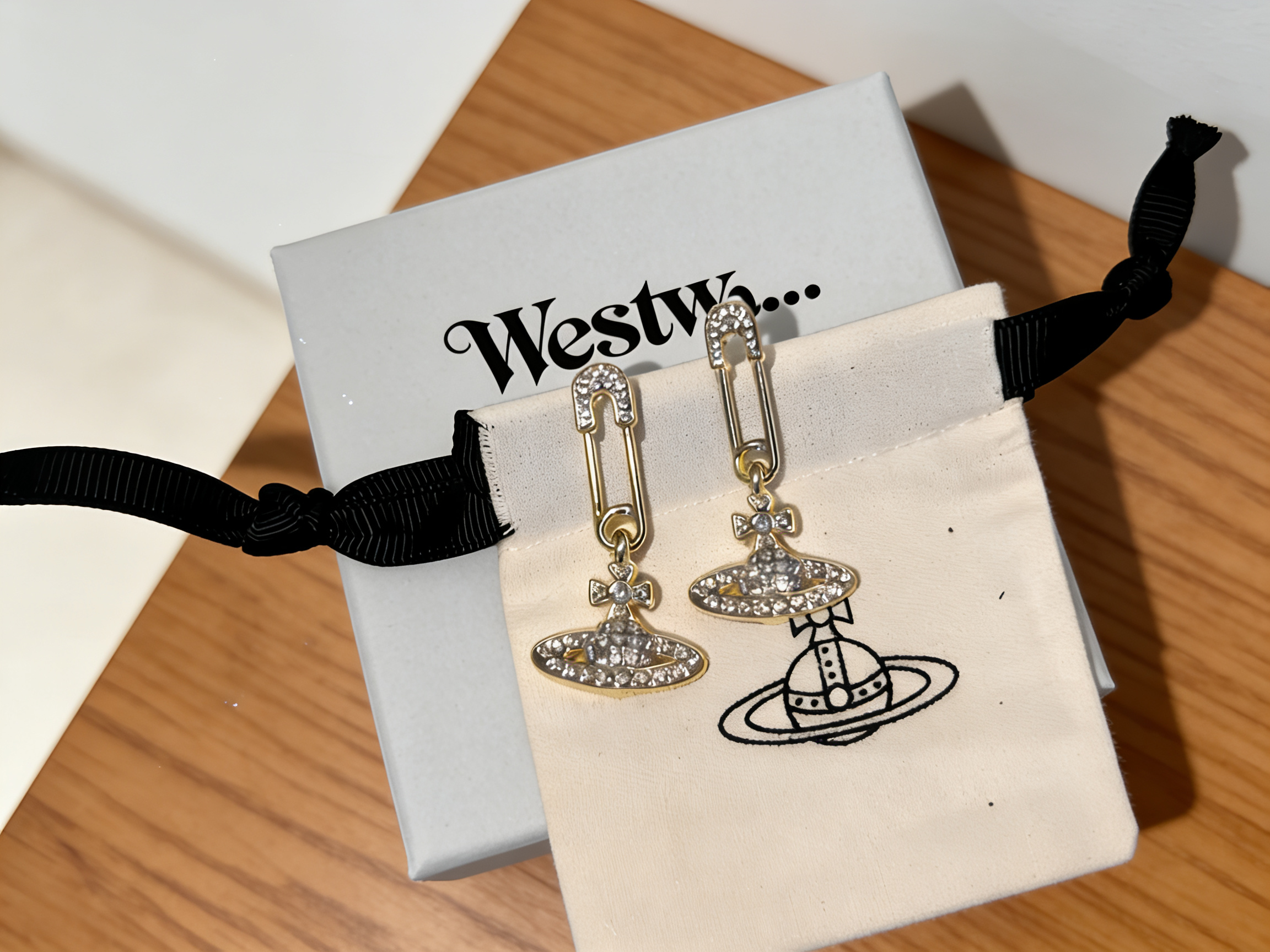 Boucles d'oreilles pendantes Vivienne We