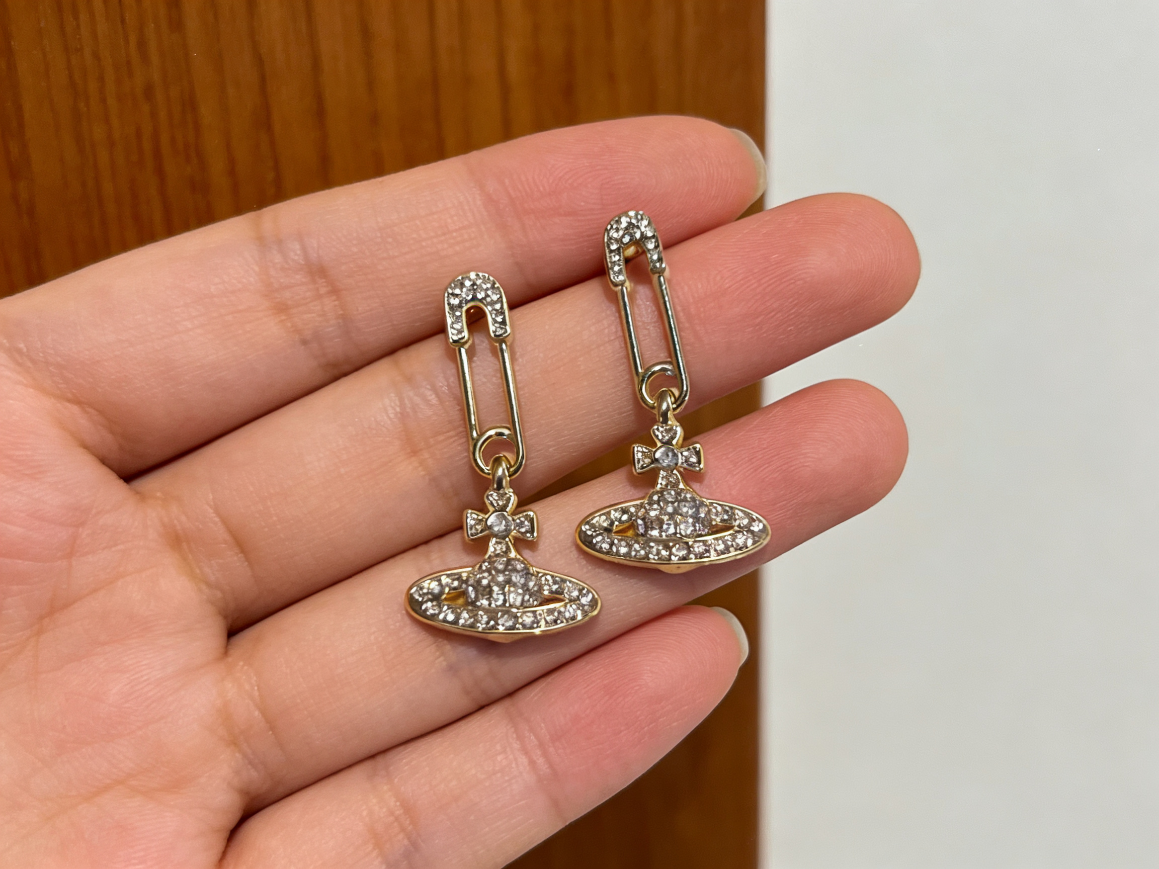 Boucles d'oreilles pendantes Vivienne We 2