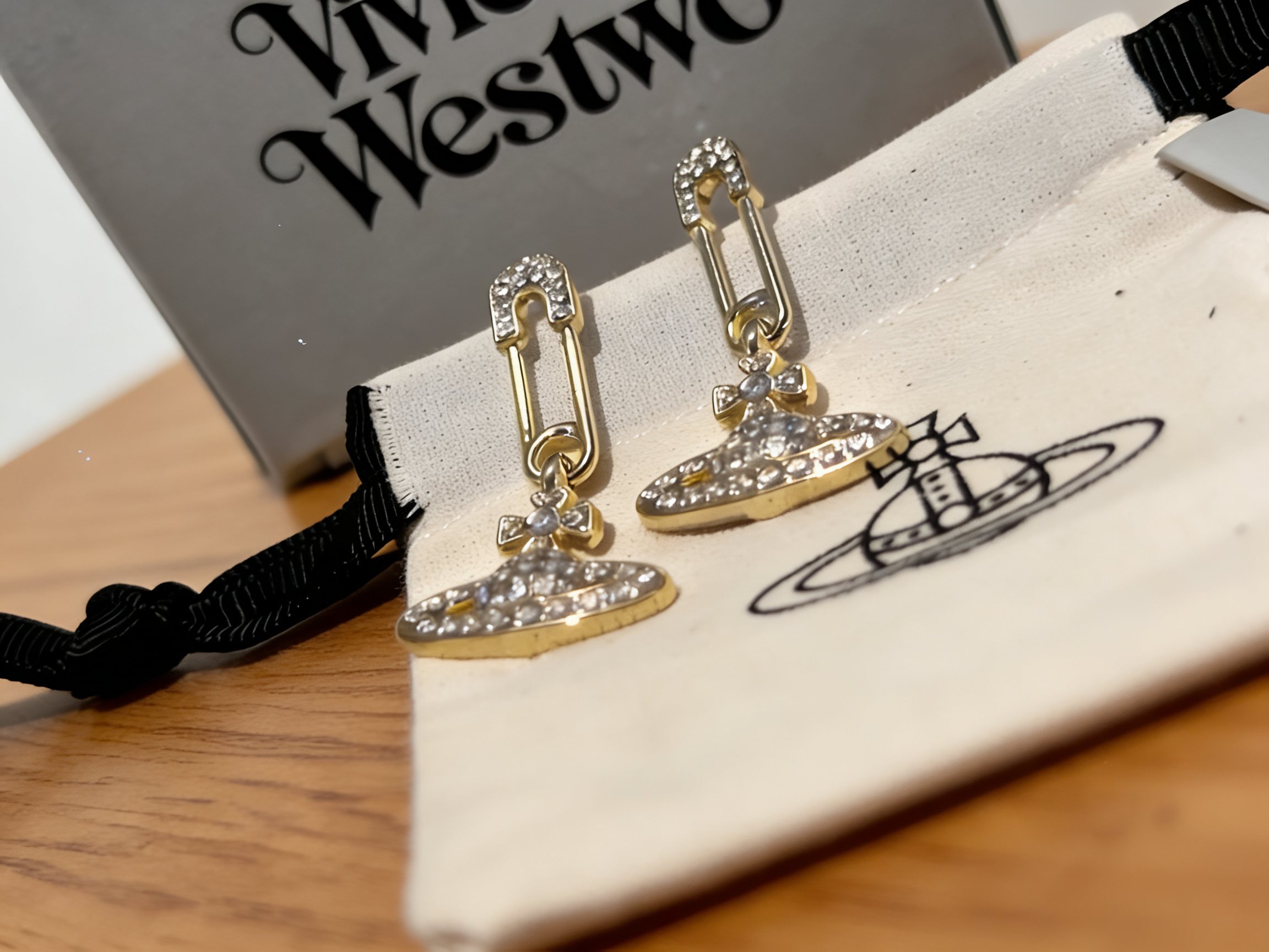 Boucles d'oreilles pendantes Vivienne We 3