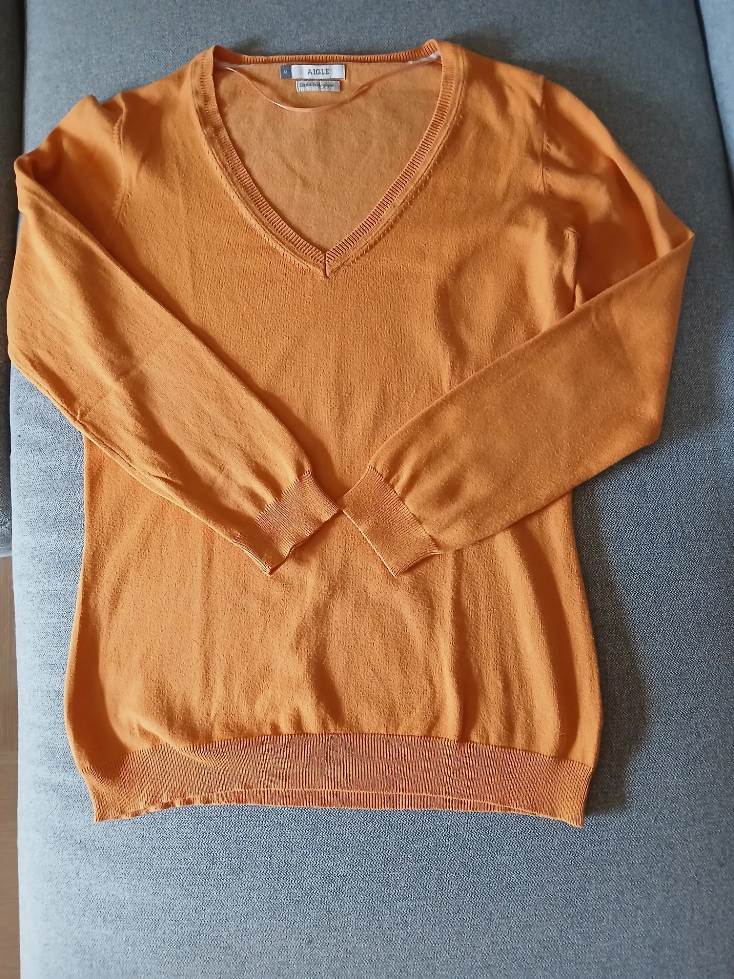 Pull col V Aigle orange taille M, coton bio