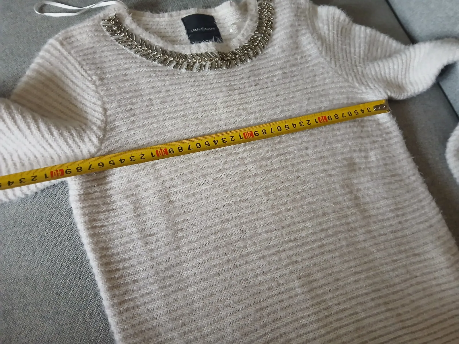 Pull Cache Cache beige chiné, fil duveteux, col orné de perles – Taille 0 (≈ XS) – Cache cache – taille XS 8