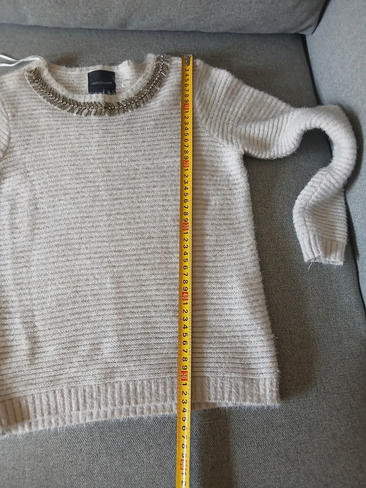 Pull Cache Cache beige chiné, fil duveteux, col orné de perles – Taille 0 (≈ XS) – Cache cache – taille XS 9