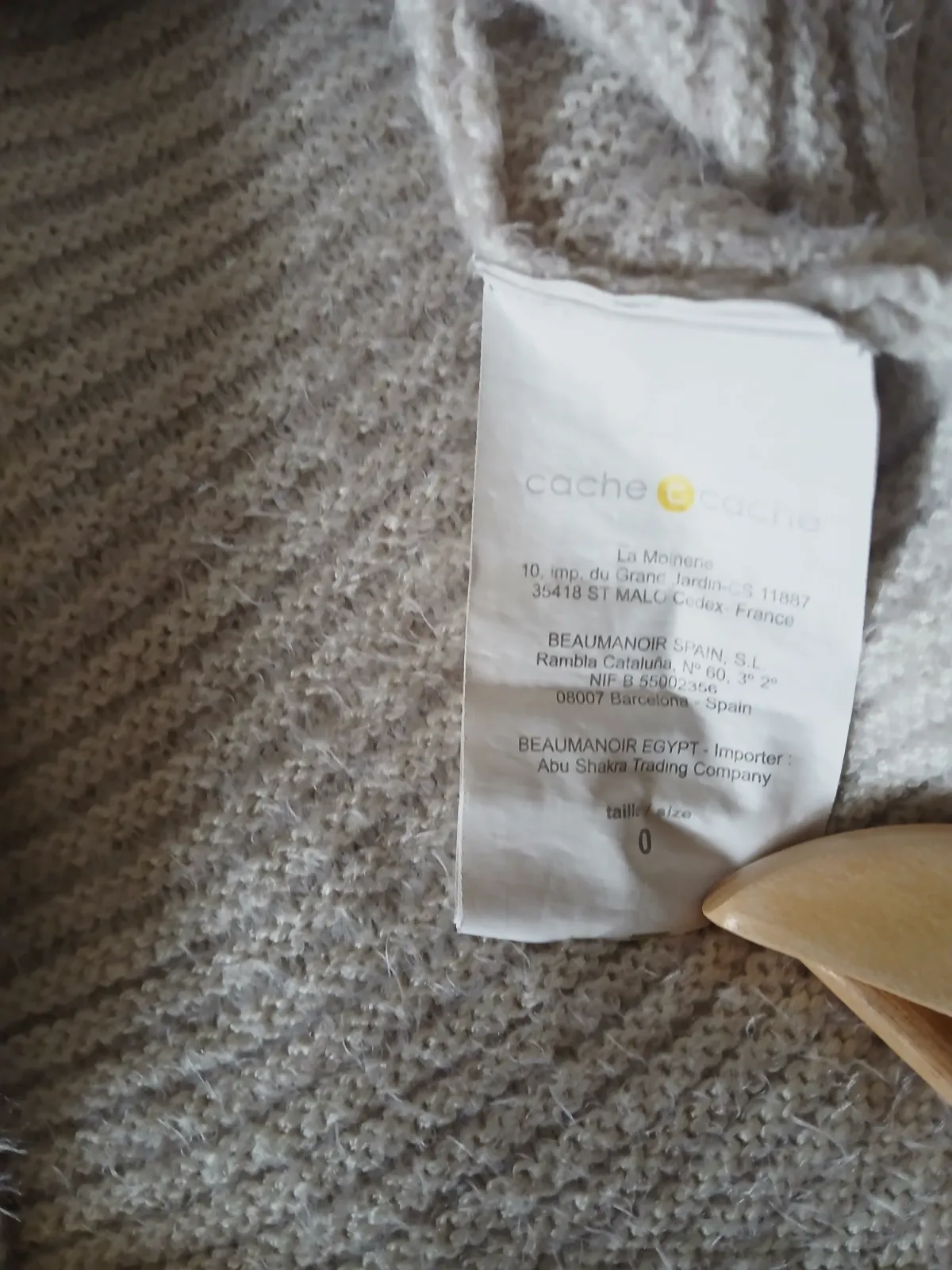 Pull Cache Cache beige chiné, fil duveteux, col orné de perles – Taille 0 (≈ XS) – Cache cache – taille XS 6