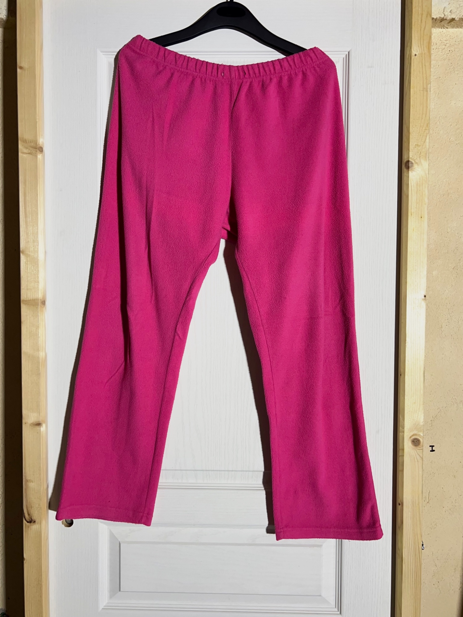 Pantalon décontracté rose fuchsia en polaire – Taille S/M – Bon état