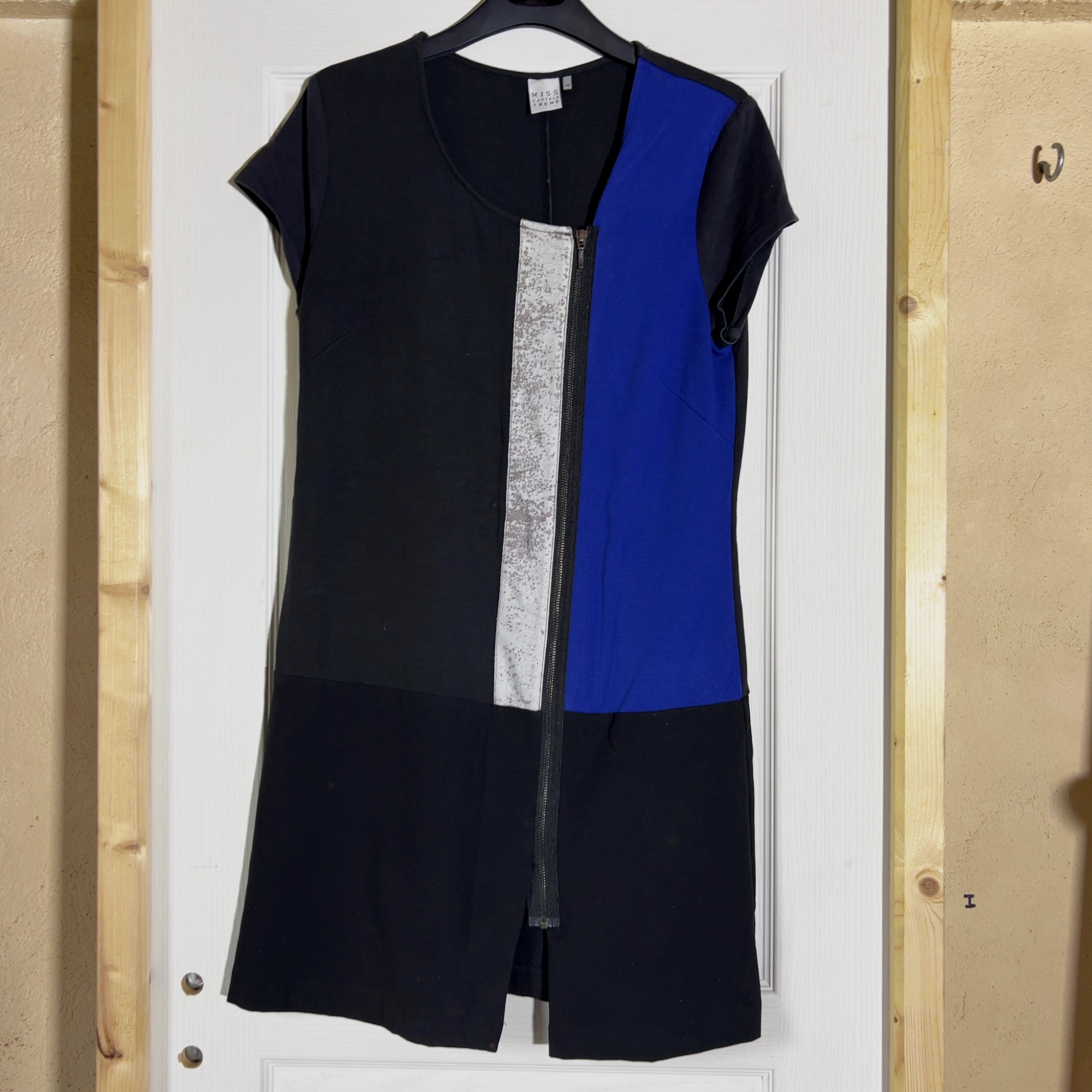 Miss Captain Trend robe T-shirt 42 noir/bleu color block zip