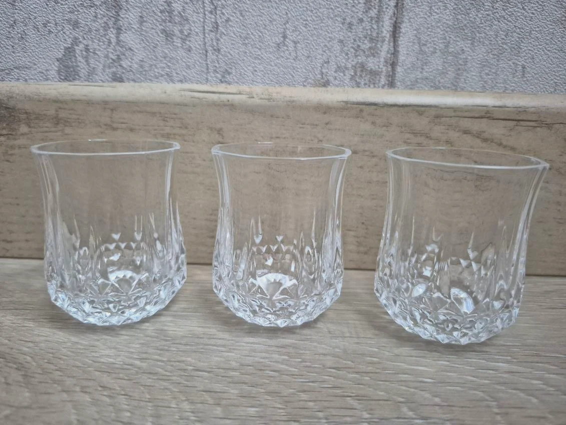 Lot de 3 verres à liqueur Cristal d’Arques Longchamp vintage 5,5 cm de haut , 4 