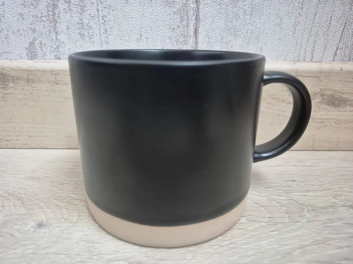 Belle tasse de 9 cm de haut , 9,5 cm de diamètre / MD605 – sans marque 2