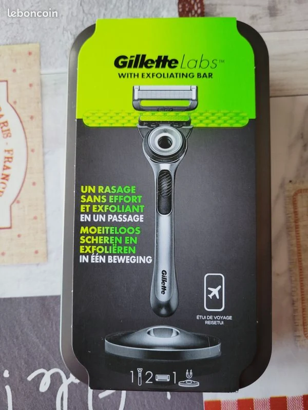 Gillette LABS NEUF , sans effort et exfoliant ,étui de voyage ( voir description