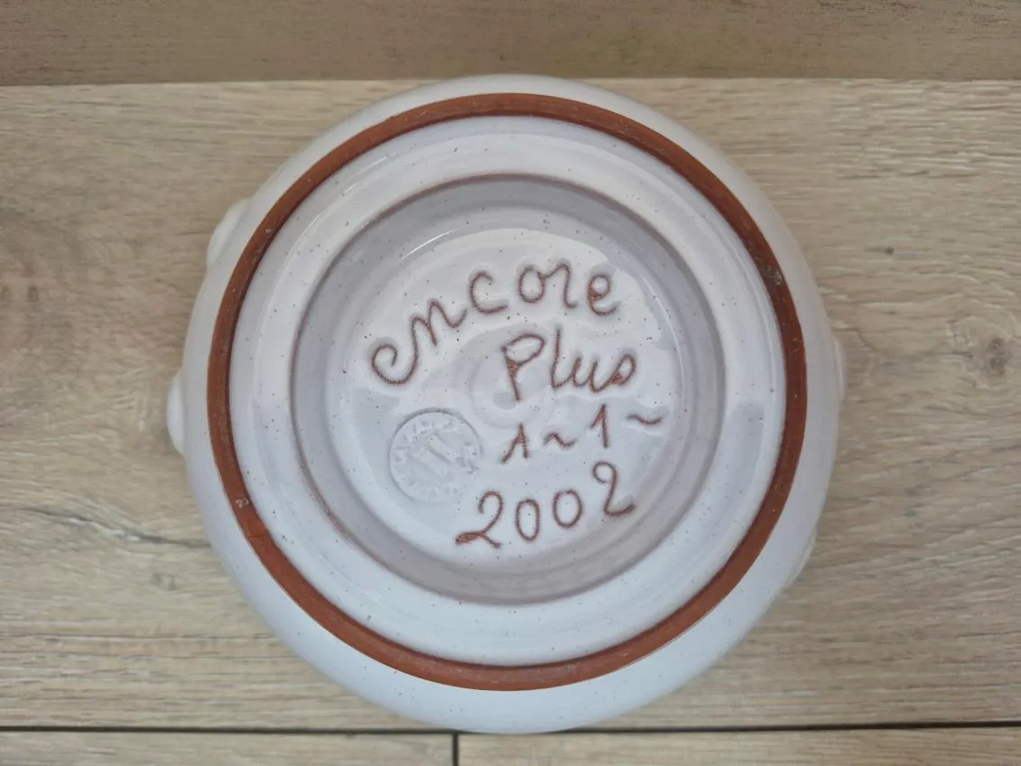 Petite soupière ( encore plus 1-1 2002 ) 8,5 cm de haut,11,5 cm de diamètre phot – Encore Plus 4