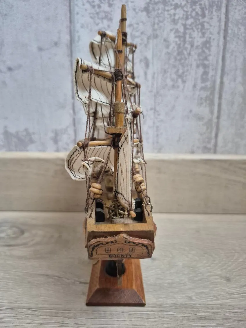 Réplique du HMS Bounty de 21 cm de haut , 18 cm de long / MD493 – sans marque 6
