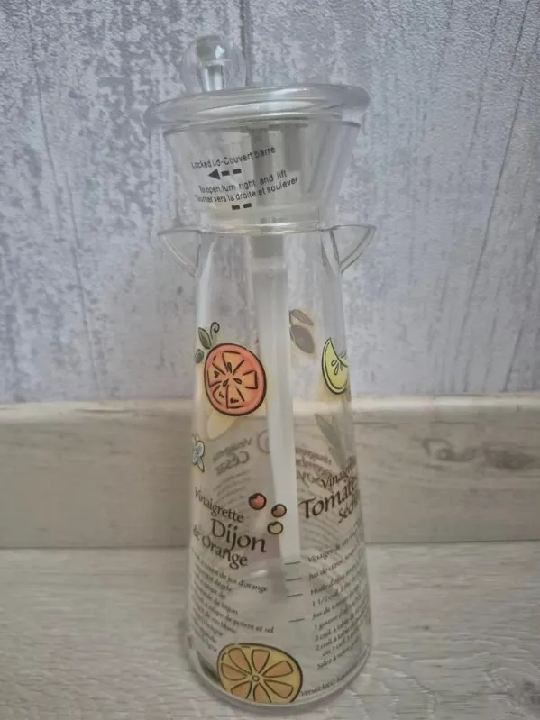 Mélangeur à vinaigrette de 22 cm de haut / MD1109