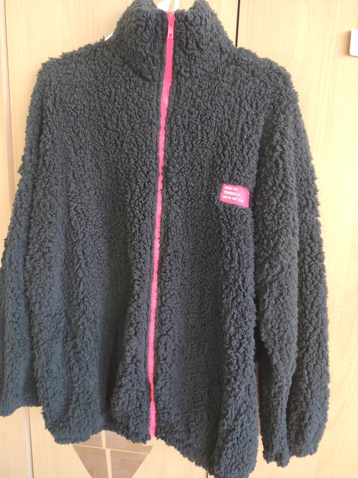 Chaqueta de borrego negra con cremallera rosa fucsia Talla Única – taille Taille unique 2