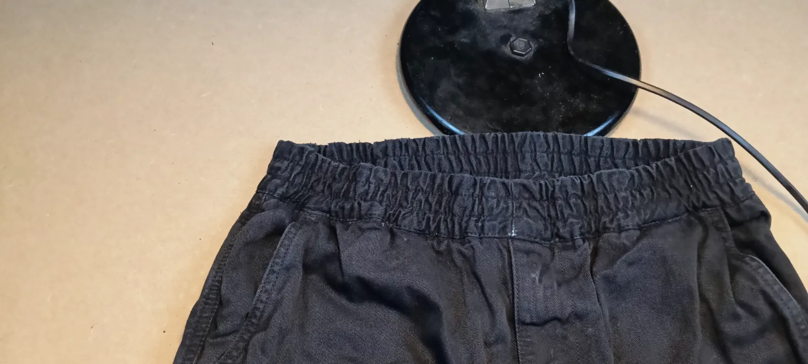 Pantalon noir Carhartt avec taille élastique – Carhartt – taille 40 3
