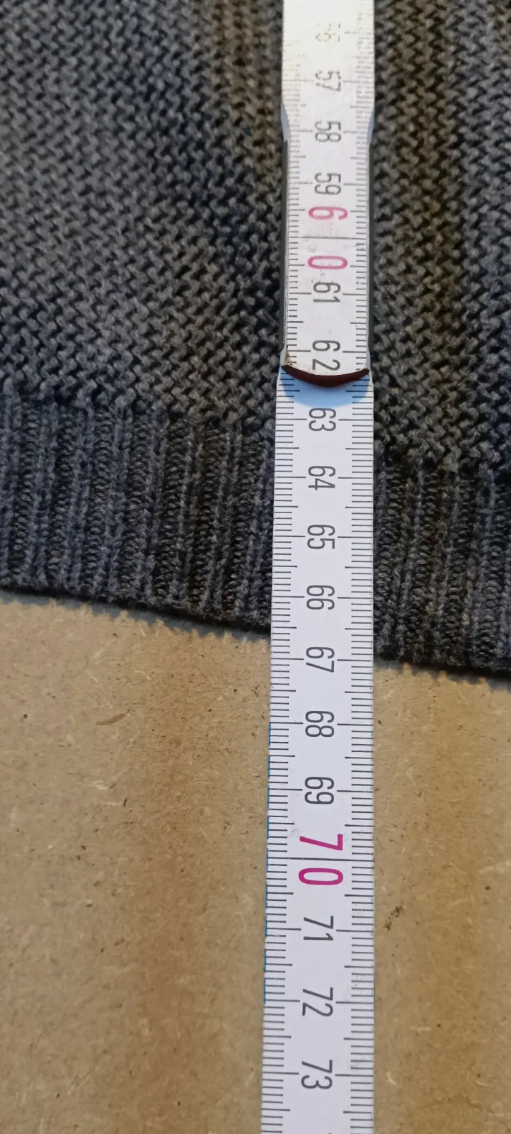 Pull col V Izod gris à rayures – Izod – taille M 5
