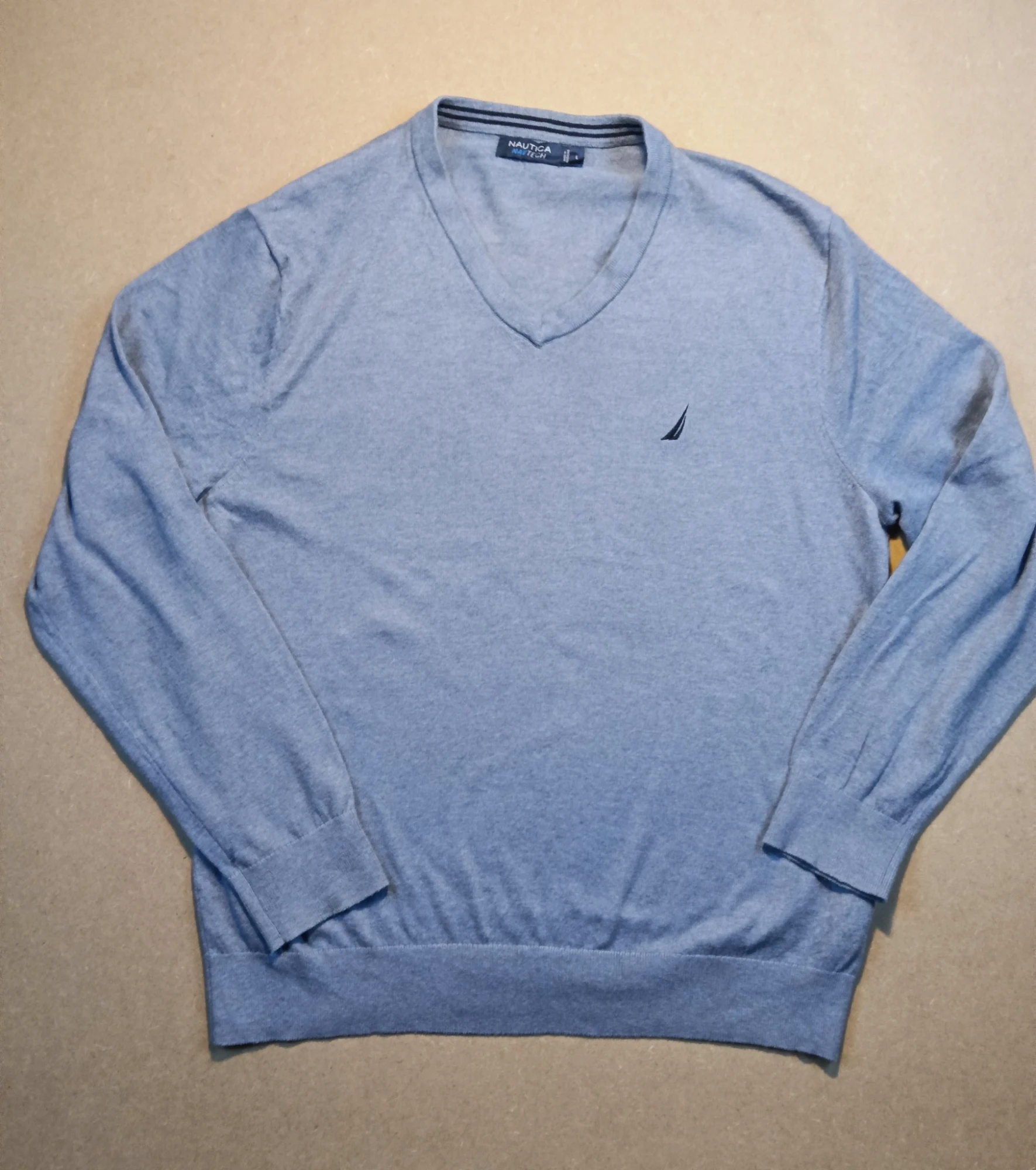 Pull col V Nautica bleu clair taille L