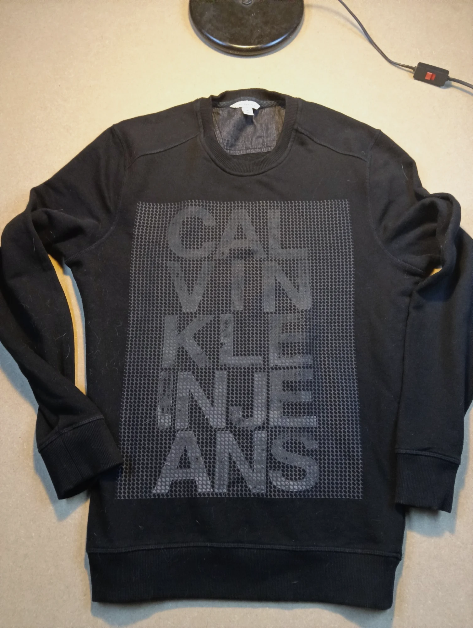 Sweat noir Calvin Klein Jeans avec imprimé logo