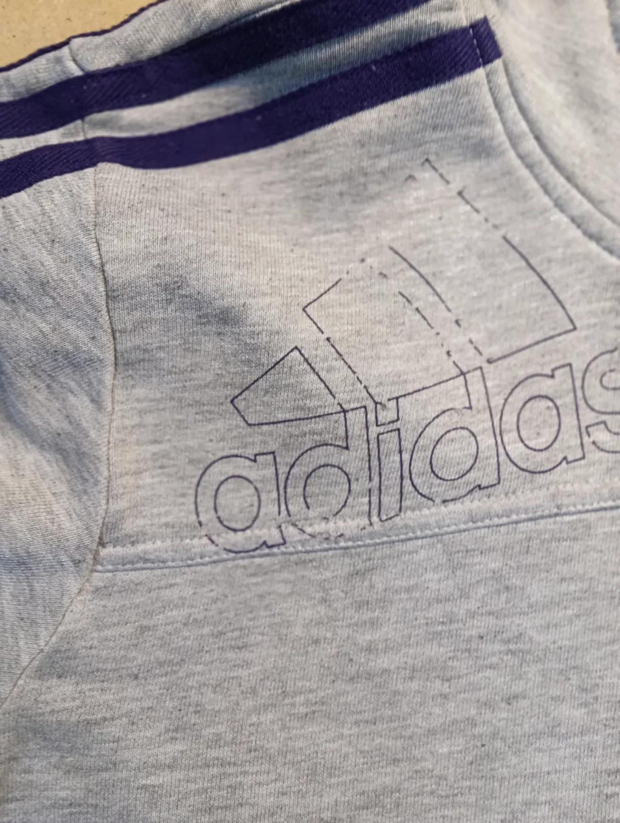 Sweat à capuche Adidas gris avec bandes violettes – Adidas – taille L 5