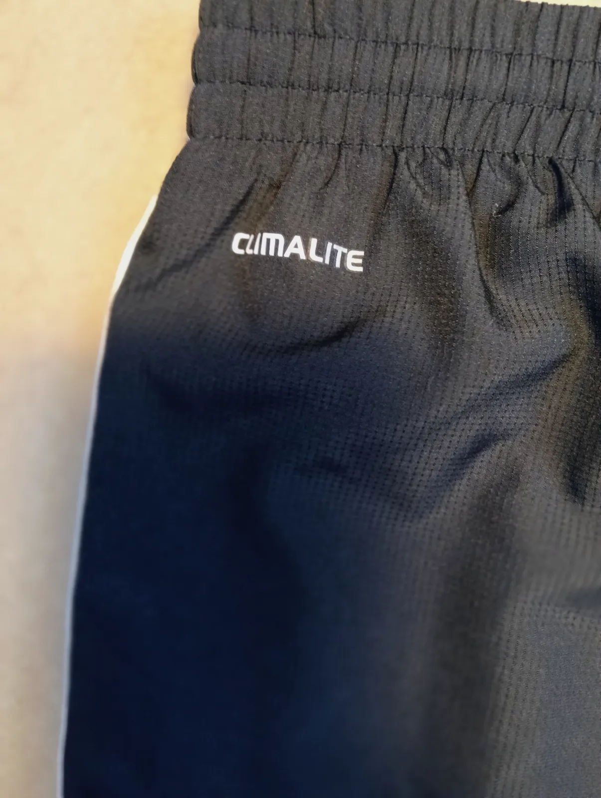 Pantacourt de sport noir Adidas à trois bandes – Adidas – taille M 3