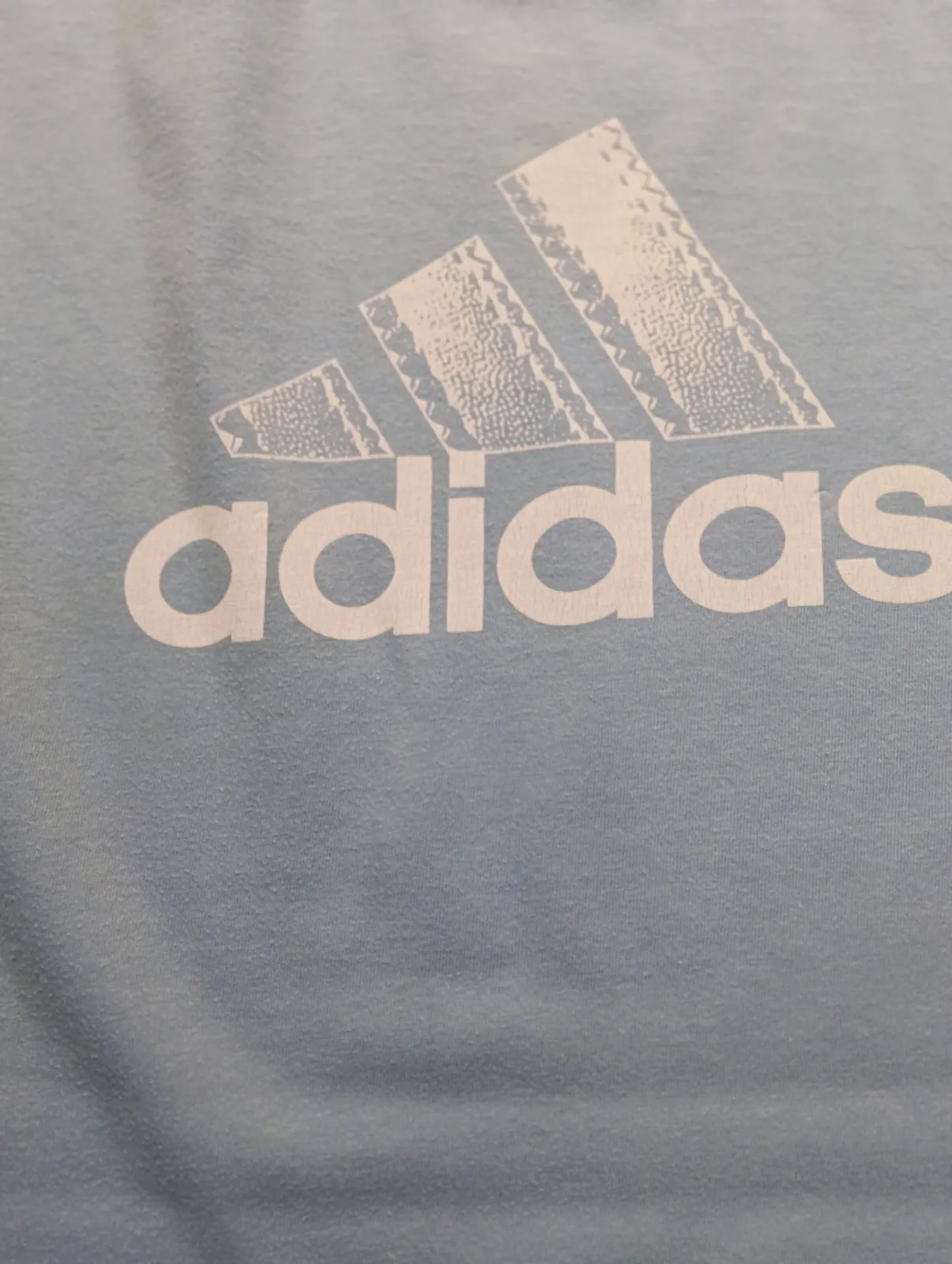 T-shirt bleu ciel Adidas à grand logo – Adidas – taille L 4