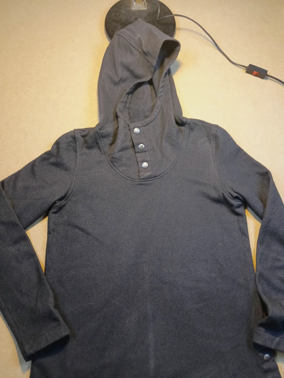 Sweat à capuche noir à boutons pression – The north face – taille M 3