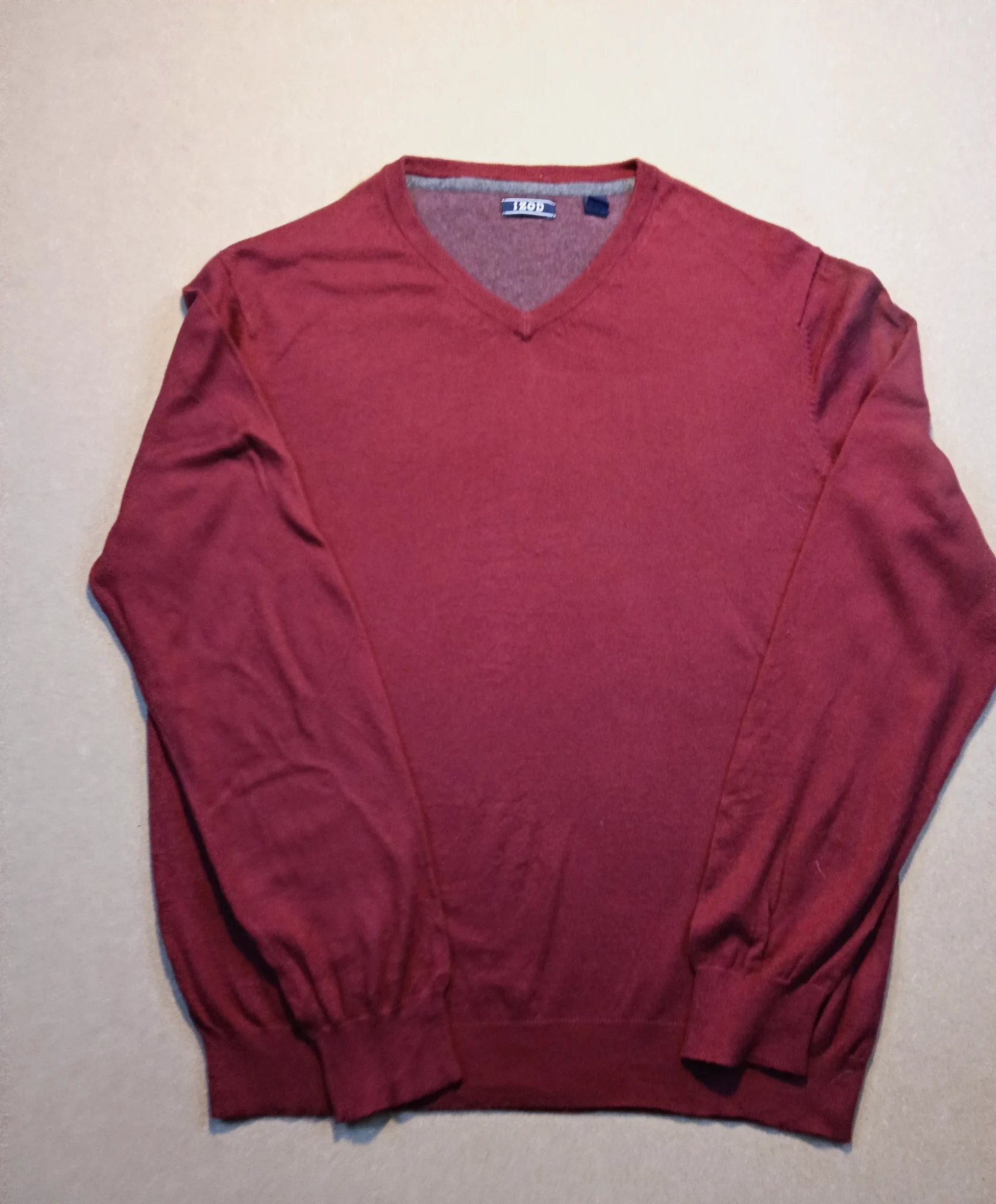 Pull col V Izod bordeaux
