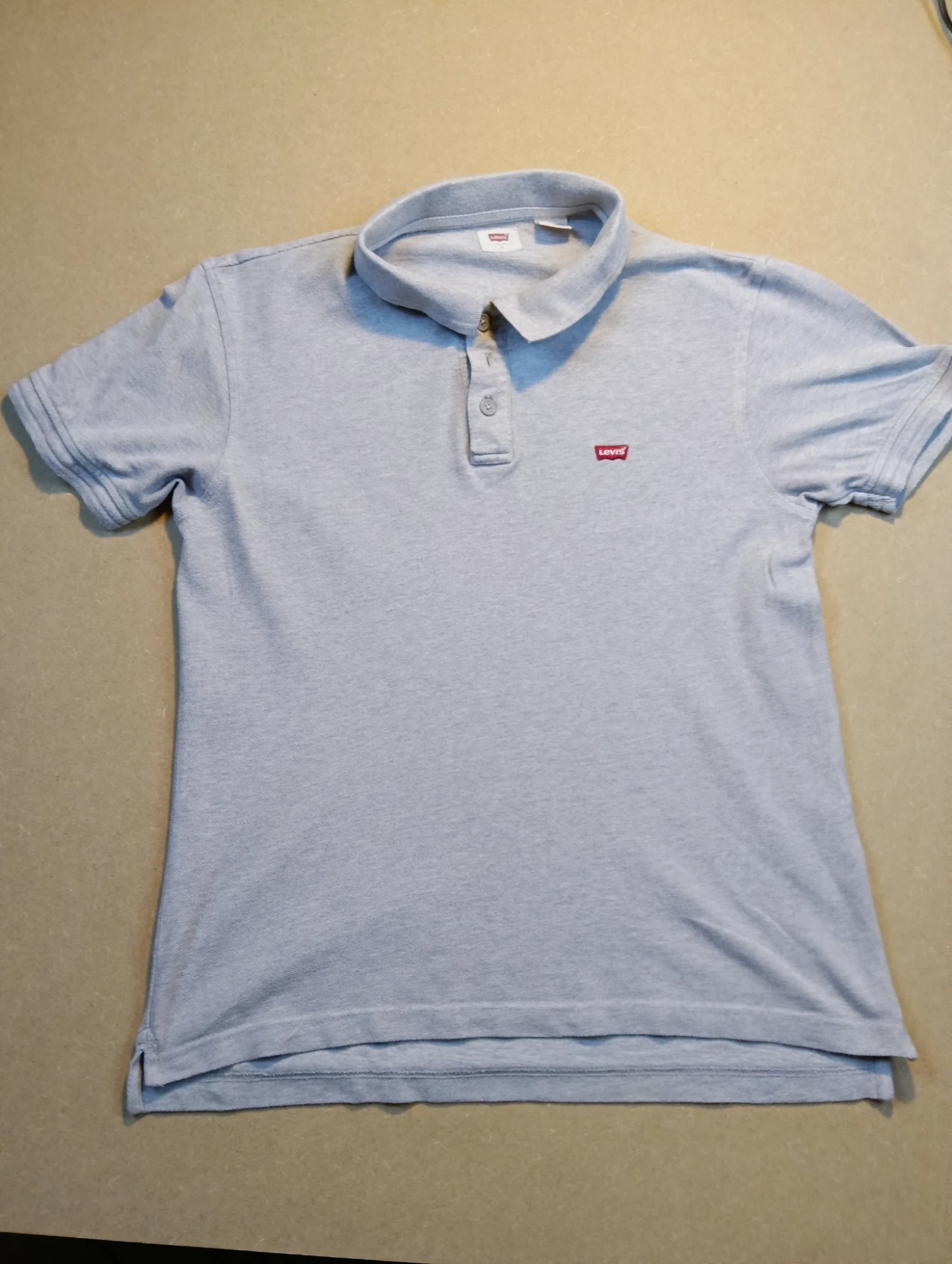 Polo Levi's gris clair à manches courtes