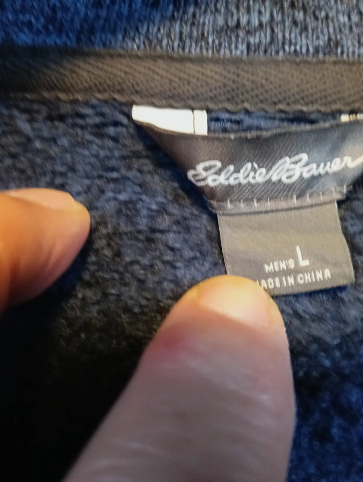 Pull Eddie Bauer bleu marine à col boutonné – Eddie Bauer – taille L 5