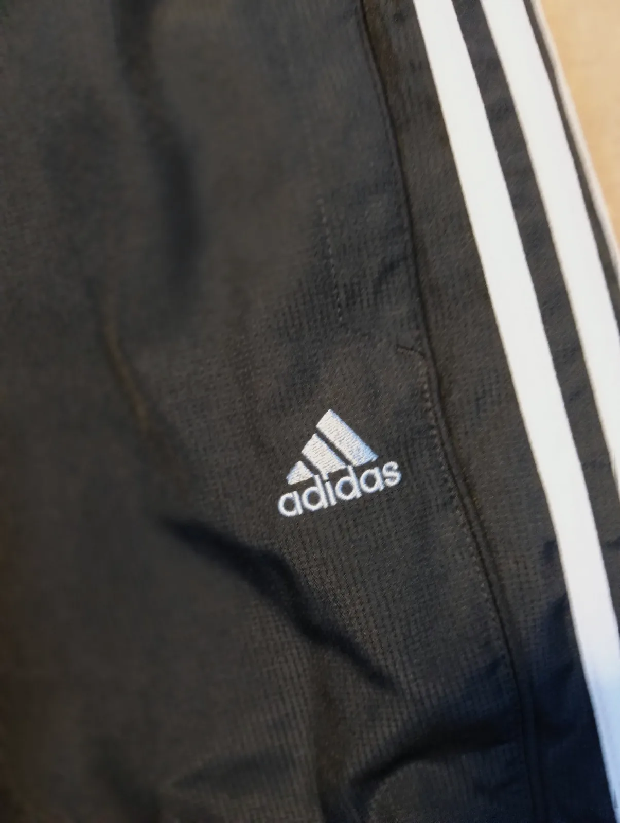 Pantacourt de sport noir Adidas à trois bandes – Adidas – taille M 5
